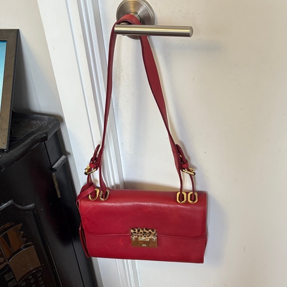 Stunning Leather GAYA Red Crossbody or handbag Bag with Gold Accents - Picture 4 of 15